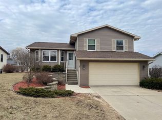 17 Sage Cir, Madison, WI 53704