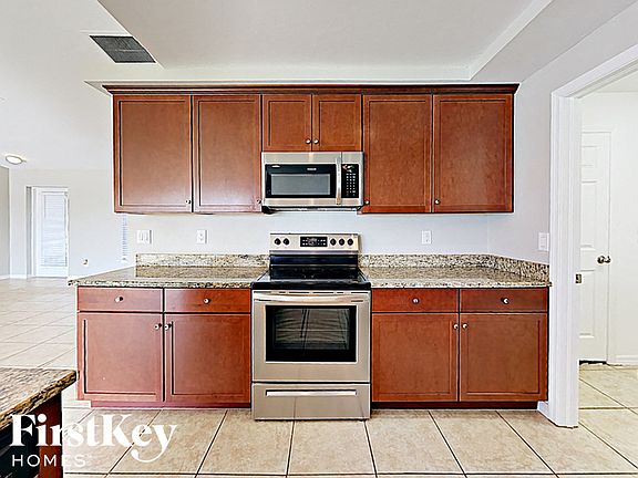 4th image of 2627 NW 8th Pl