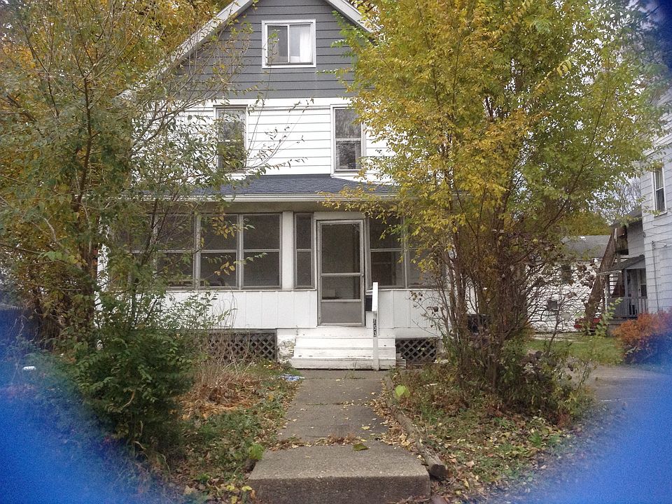 1st image of 153 Roswell St