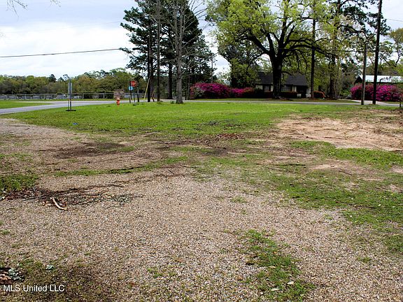 3rd image of Mill St