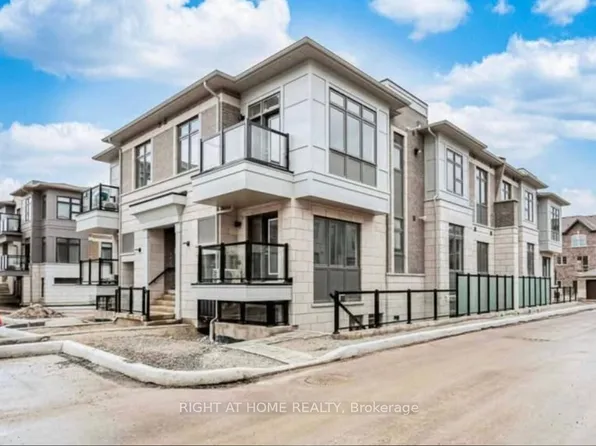 50 Halliford Pl #602, Brampton, ON L6P 4N6