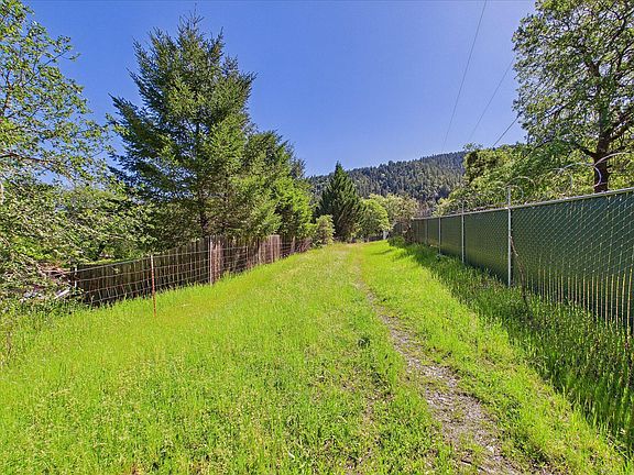 4th image of 1450 Red Cap Rd