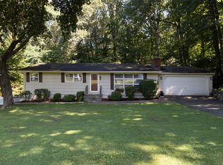 49 Troiano Rd, Hamden, CT 06518