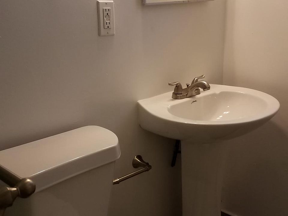 1st image of 137 N Federal Hwy APT 6