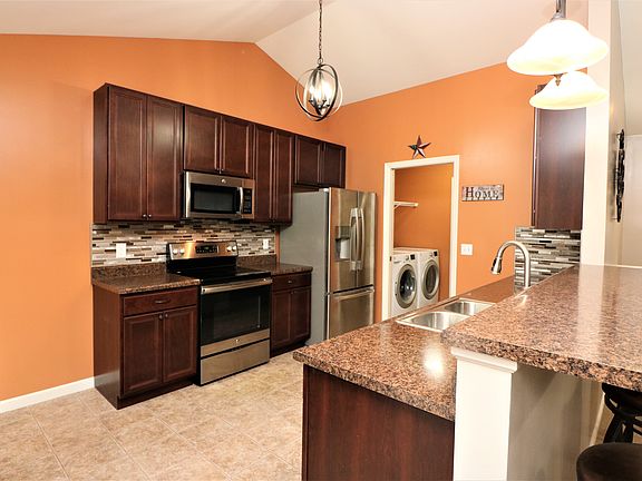 4th image of 1265 Sonoma Way