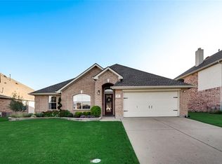 827 Fleetwood Cove Dr, Grand Prairie, TX 75052