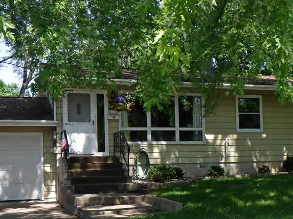 25 N Clinton Ave, Clintonville, WI 54929