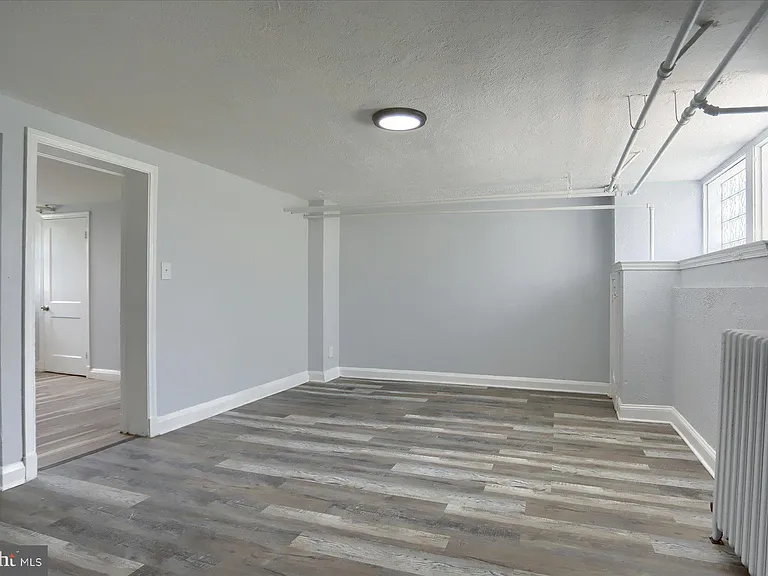 1323 N Kenwood Ave #1 — Photo 7