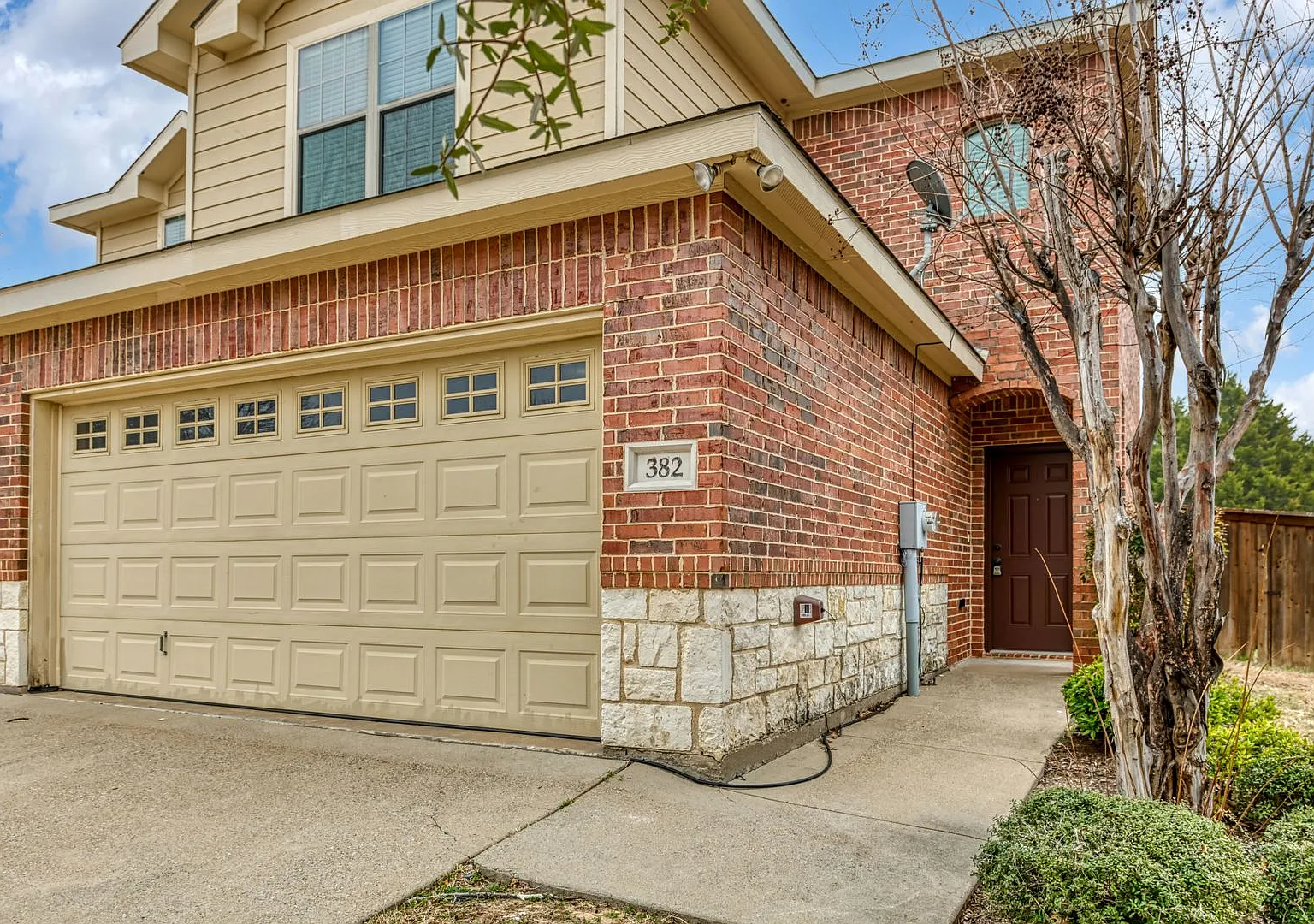 Beautiful 3 Bedroom Townhome located in Lavon,Texas! — Photo 2