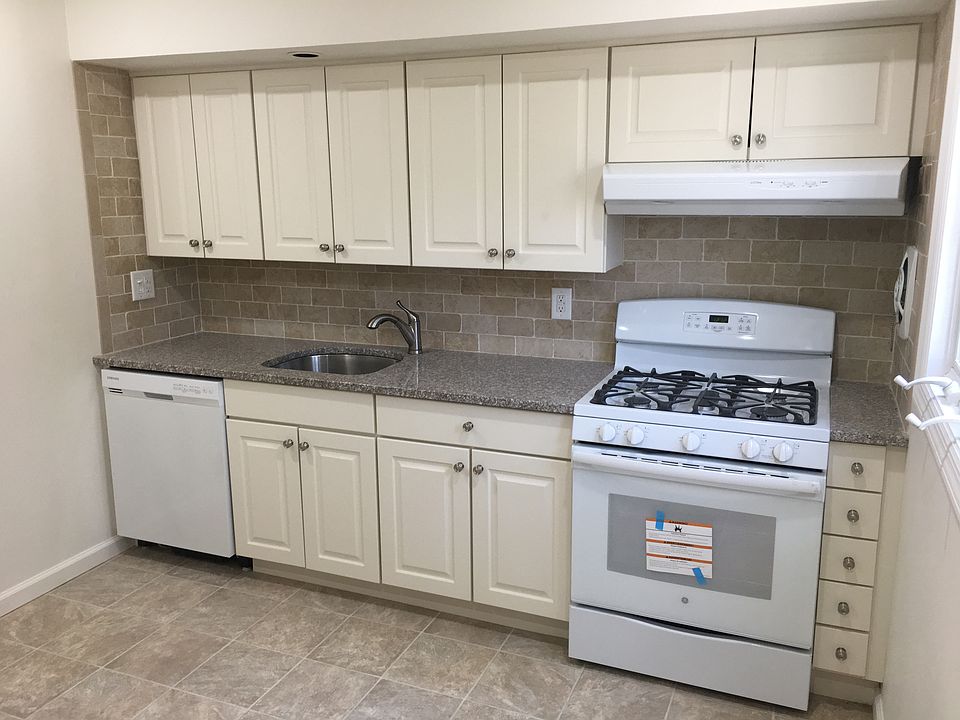 1st image of 8 Capobianco St