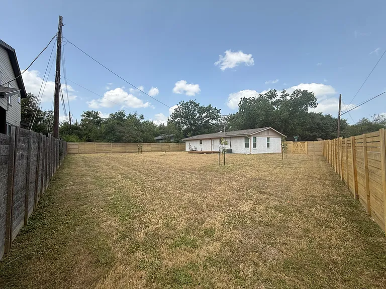 5305 Cloverdale Ln — Photo 76