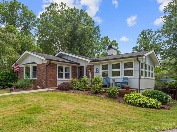 1693 Glenheath Dr, Hendersonville, NC 28791