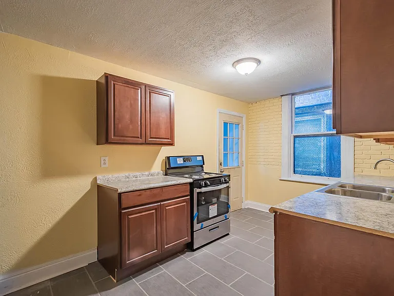 435 N Graham St — Photo 11