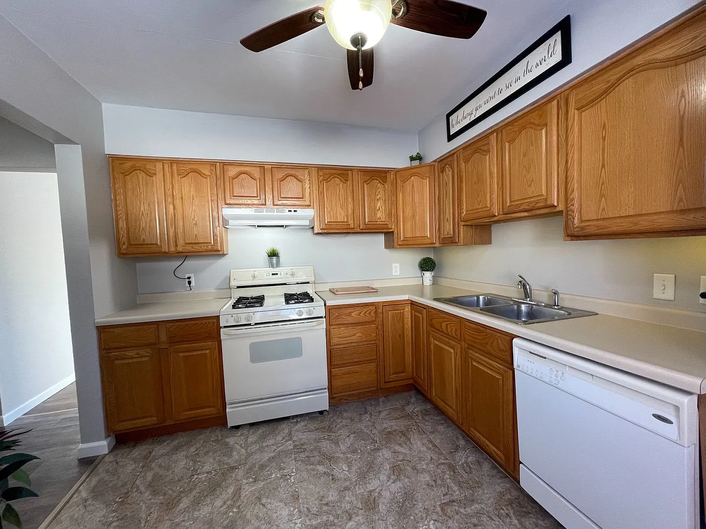 1726 Flower St photo 1