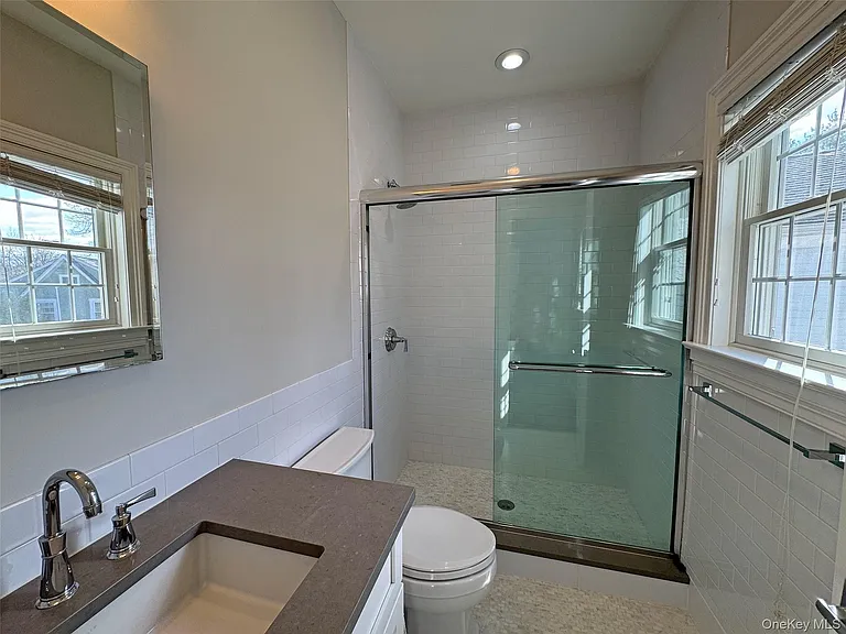 1019 Grove St — Photo 14