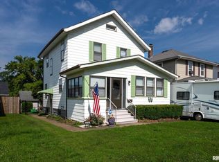 2016 12th St, Rock Island, IL 61201