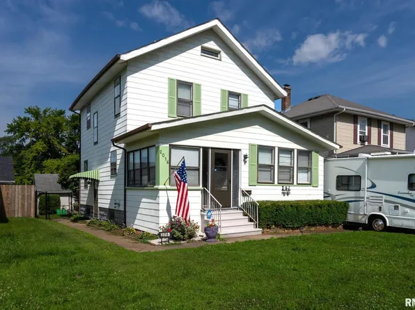 2016 12th St, Rock Island, IL 61201