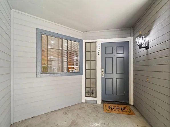 225 Star Pine Ct, Azusa, CA 91702