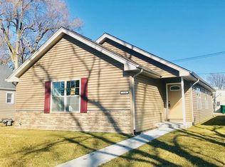 230 N La Salle Ave, Bradley, IL 60915