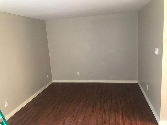 4th image of 12051 32nd Ave NE APT 3