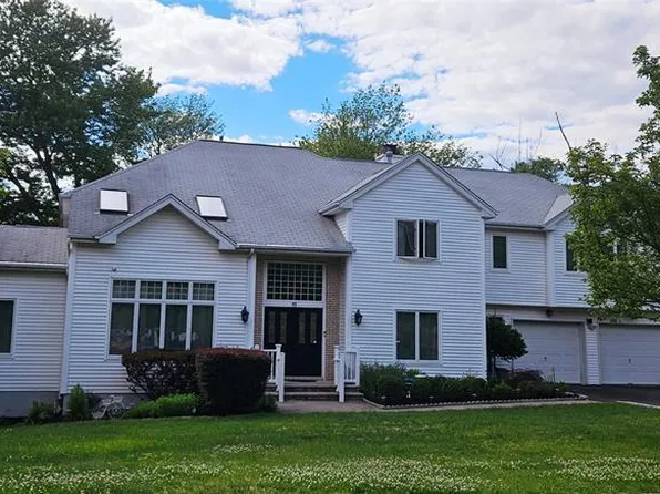 11 Fox Hill Drive, Wayne, NJ 07470