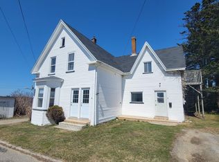 4 Baker St #2, Yarmouth, NS B5A 2W7