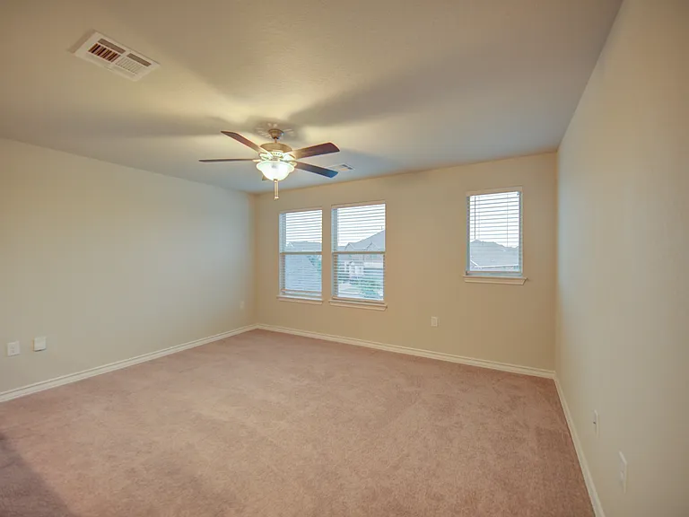 8842 White Crown — Photo 10