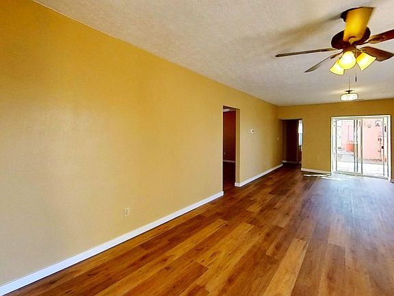 3rd image of 606 N Strong Dr
