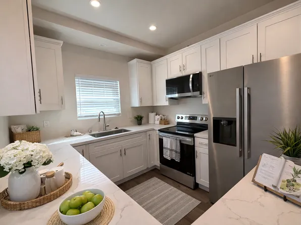 5106 E Falls View Dr, San Diego, CA 92115