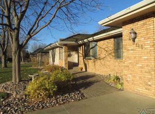 4501 S Yellowstone Ln, Sioux Falls, SD 57105