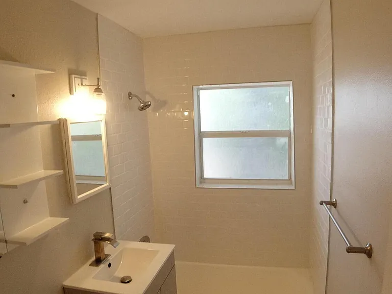 2119 Northridge Rd — Photo 9