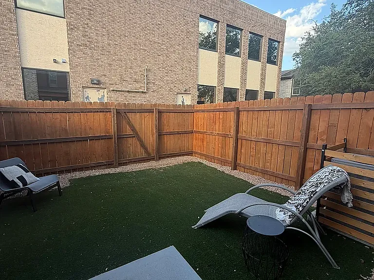 2718 Old Field Dr #302 — Photo 18