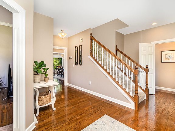 5th image of 2081 Bayberry Ln