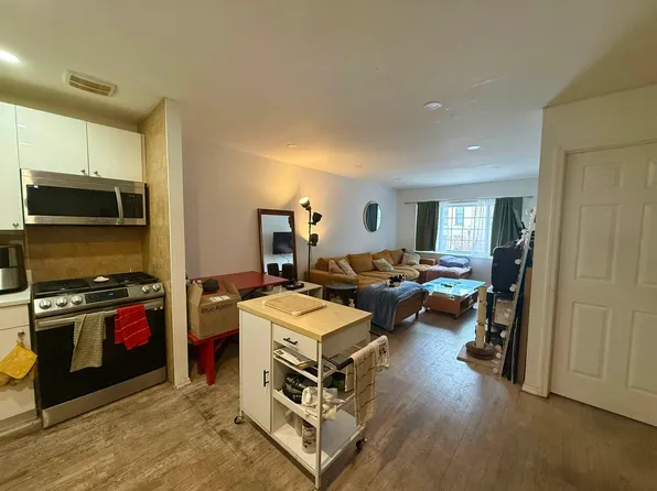 297 Tompkins Avenue image 1 of 10