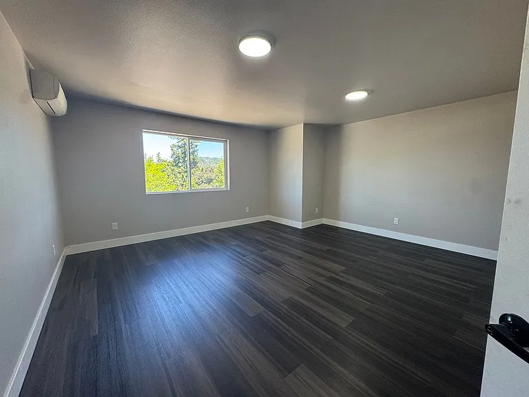 144 Allison Ave — Photo 15