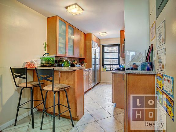 4th image of 415 Grand St APT E1001