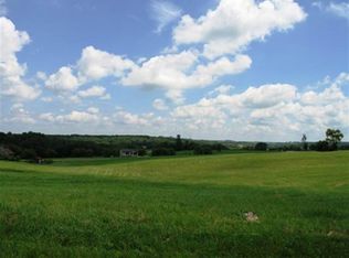 13-156R Spring Creek Ln, Freeport, IL 61032