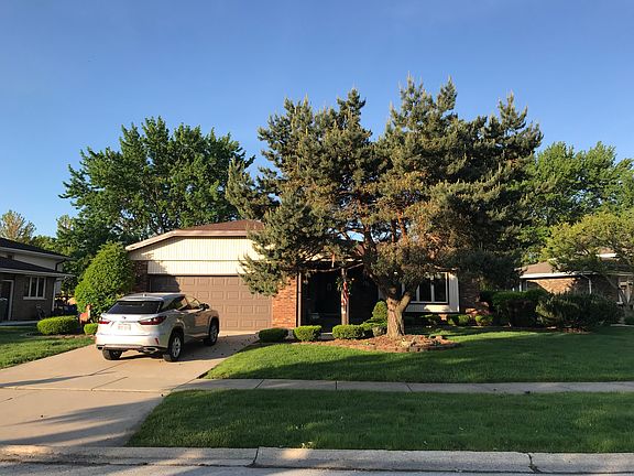 3rd image of 17534 Redwood Ln