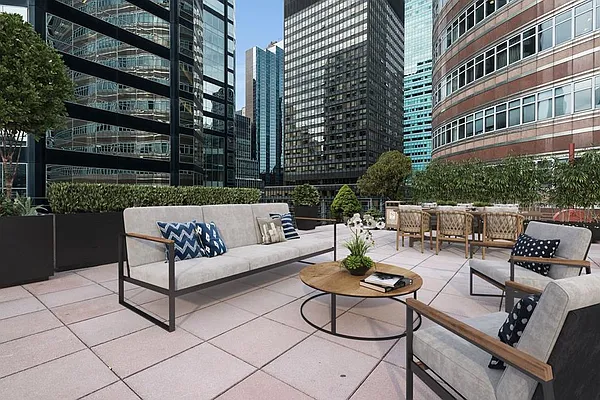 Rented by Yoram Adin, LREB | media 18