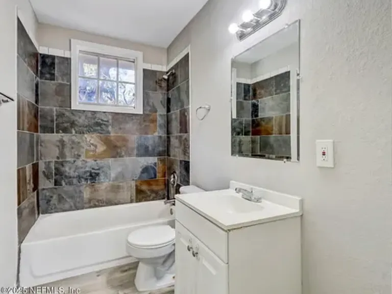 1430 Detroit St — Photo 23