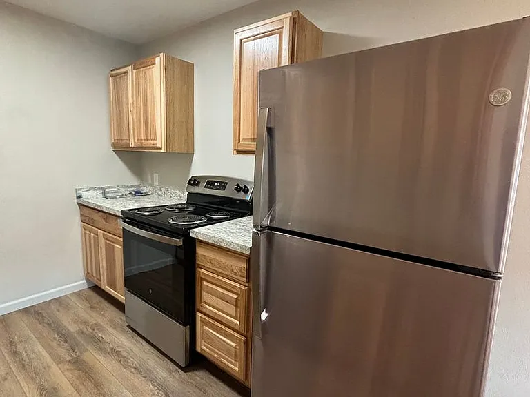 1404 Toole Ave — Photo 13