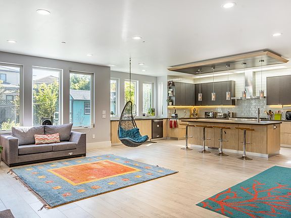 5th image of 622 Dorset Way
