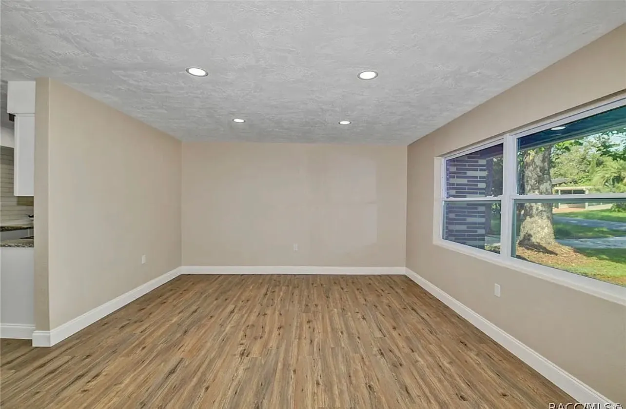 3 bed, 1318 sqft, $1,650 — Photo 4