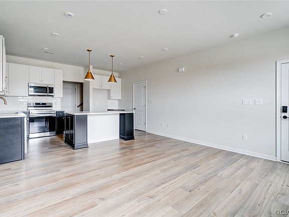 5th image of 3426 Carlton St #10B