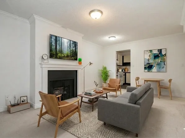 13364 102nd Ave #205, Surrey, BC V3T 5L8