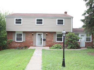 102 Crescent Garden Dr, Pittsburgh, PA