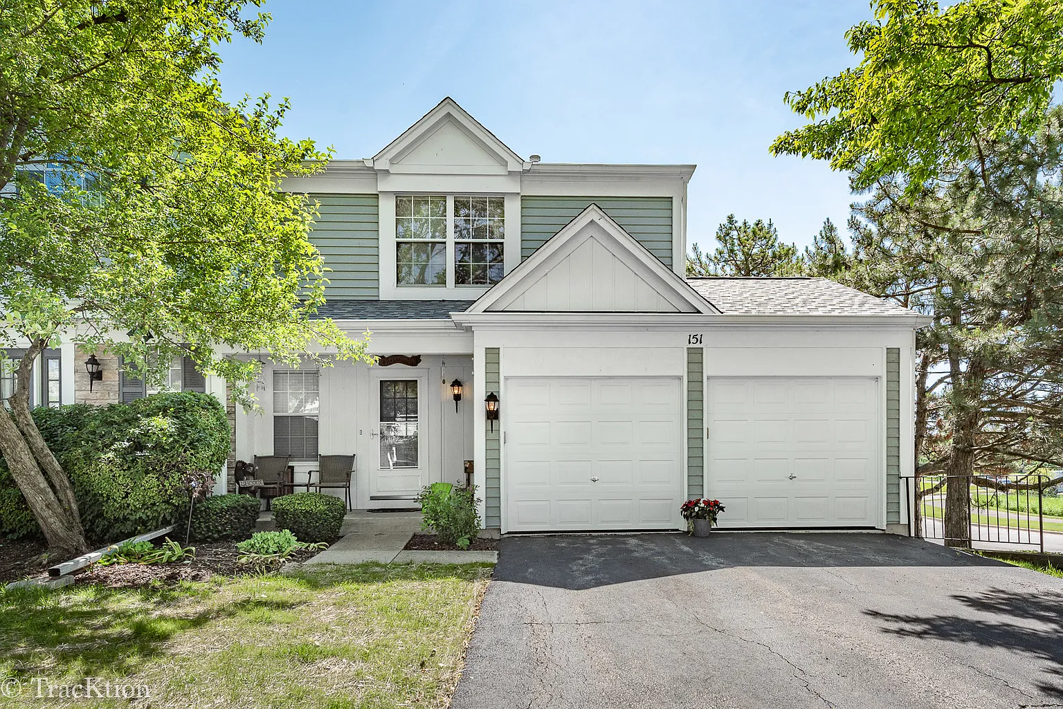 151 Half Moon Cir photo 1