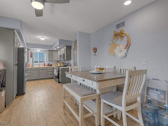 4th image of 800 Avenue A