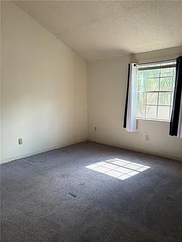 2 bed, 1.5 bath, 1200 sqft, $1,350 — Photo 4