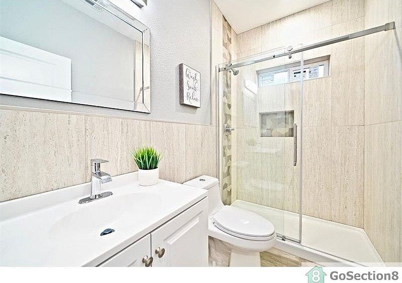 1st image of 4070 Sacramento Ave #B